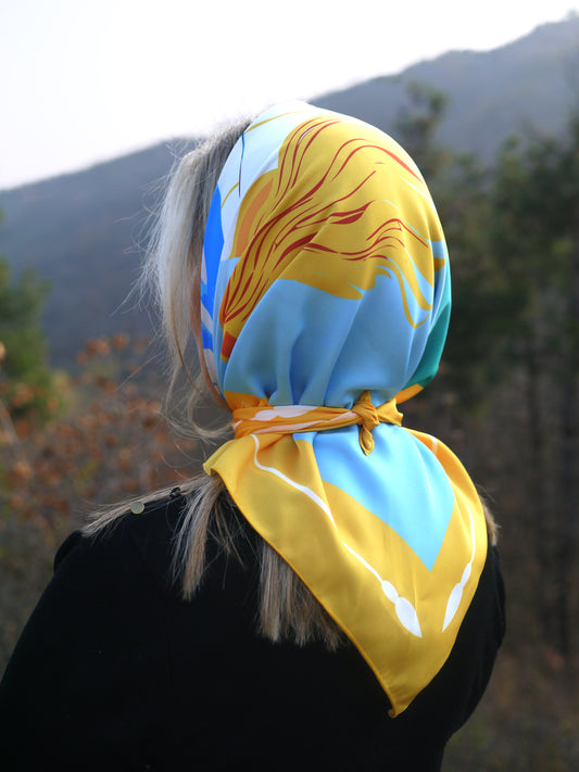 „ქალღმერთი დალი ქართული მითოლოგიიდან შარფზე გამოსახული“