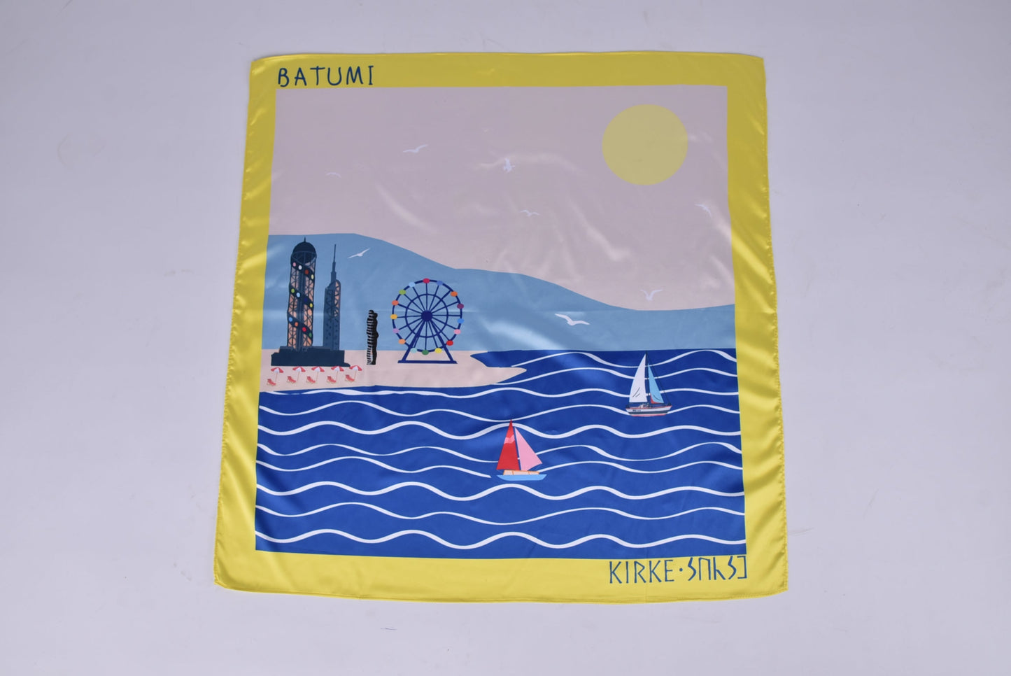 კირკეს აბრეშუმის შარფი „ბათუმი“ – სრული ხედით, ზღვისპირა არქიტექტურის ილუსტრაციით