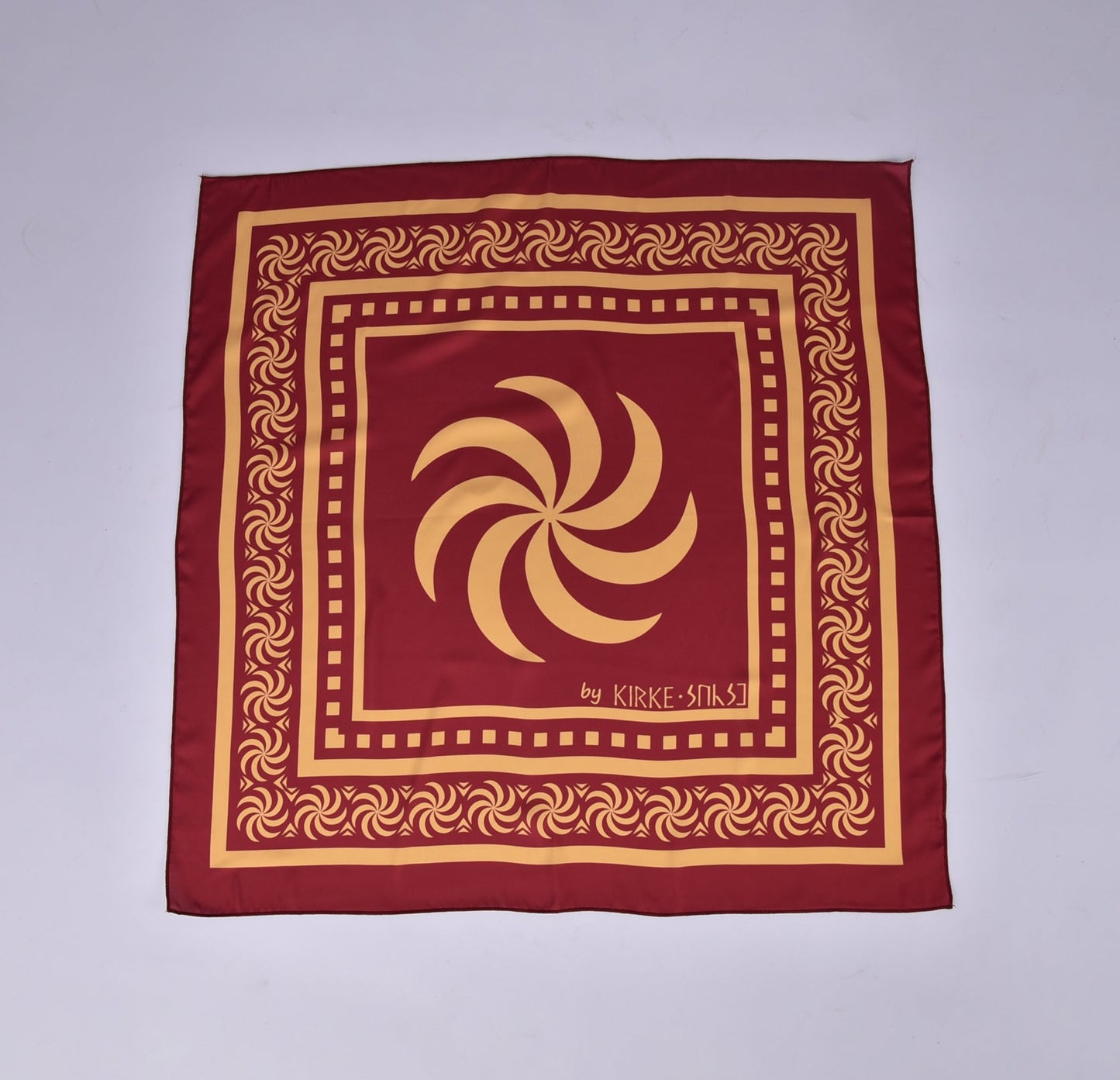 კირკეს აბრეშუმის შარფი „ბორჯღალი“ – სრული ხედით, ტრადიციული სიმბოლიკით