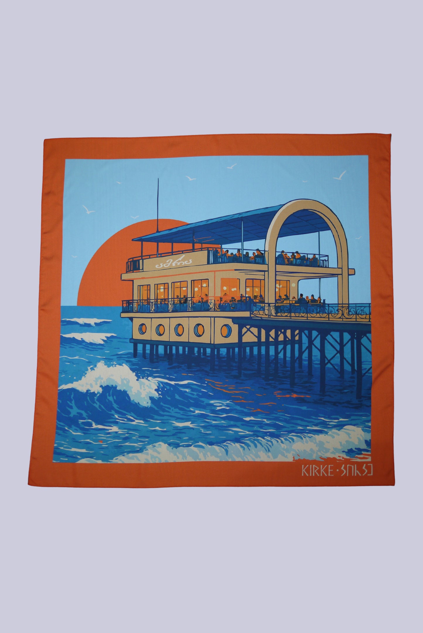 აბრეშუმის ყელსახვევი „ამრა“ – 70x70 სმ კვადრატული შარფი თეთრ ფონზე