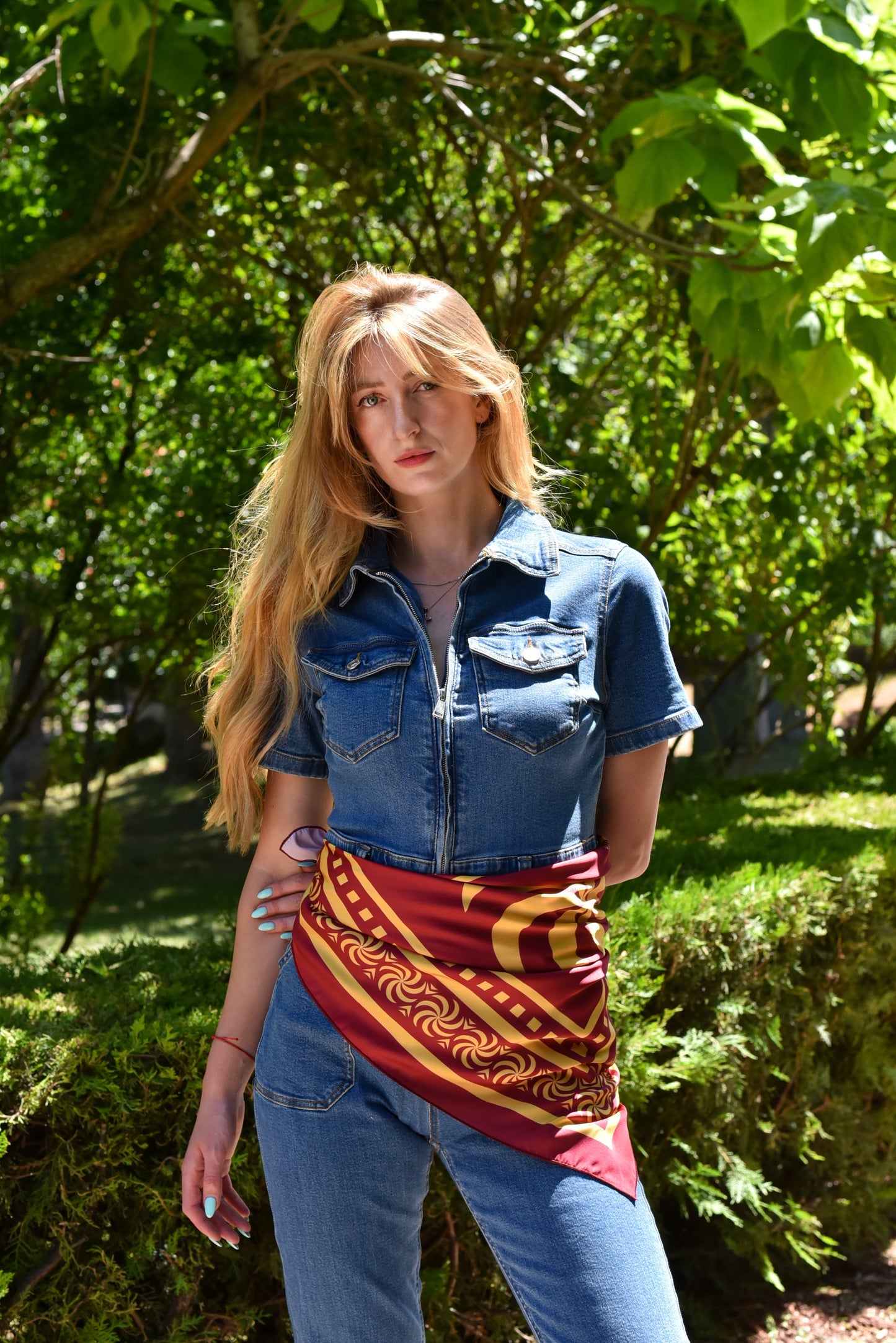 წელზე გაკეთებული კირკეს აბრეშუმის შარფი „ბორჯღალი“ 