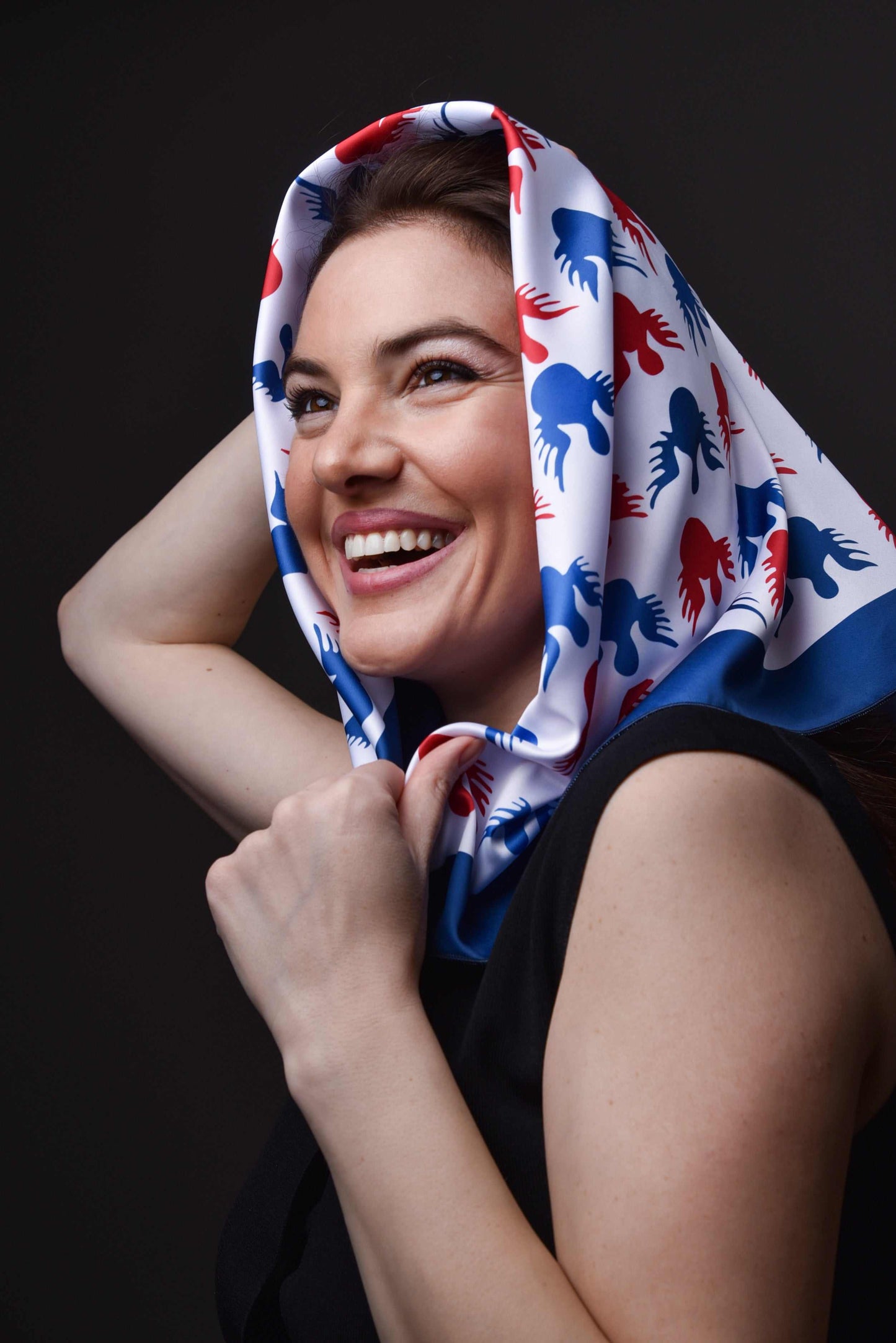 თავზე გაკეთებული აბრეშუმის შარფი - "ფერადი ანგელოძები", ქართული მოტივების ელეგანტური სტილი