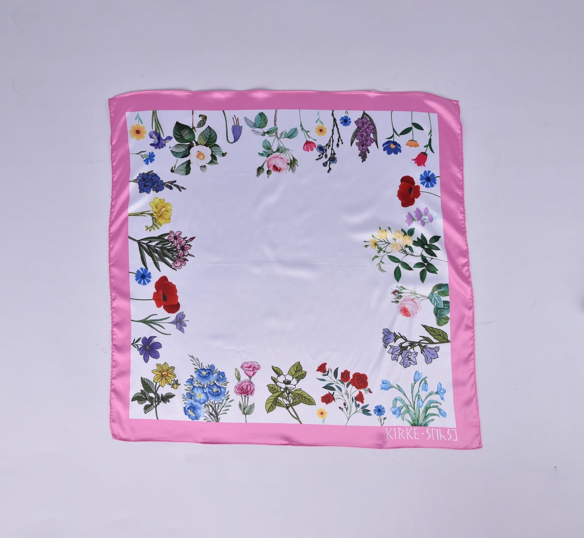 შარფი სრულად გადაშლილი – კირკეს ყვავილების ბაღის დიზაინით